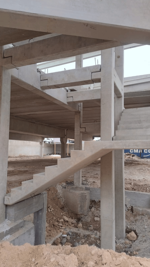 A Solve Brasil realizou uma obra comercial de alta tecnologia para a Internibra, utilizando soluções de construção avançadas para atender às exigências de uma estrutura moderna e eficiente. Este projeto comercial incorpora as mais modernas práticas de engenharia, garantindo durabilidade e desempenho para a infraestrutura.